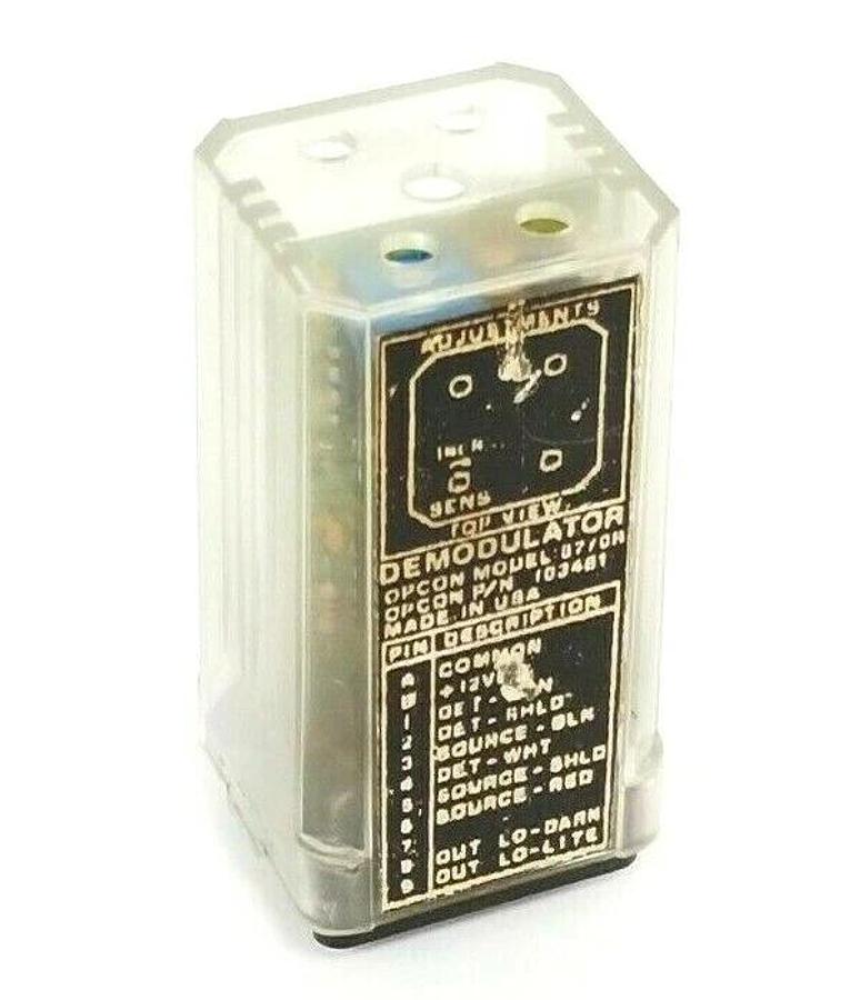 Used EATON / OPCON 103481 DEMODULATOR 12VDC 8770B 11-PIN