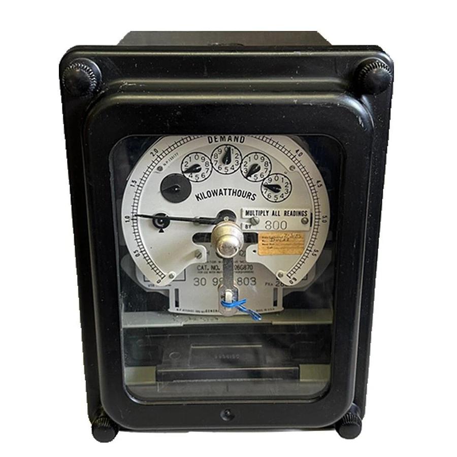 Used GENERAL ELECTRIC 700X96G870 2-STRATOR WATTHOUR METER DSMW-65 / DSMW65