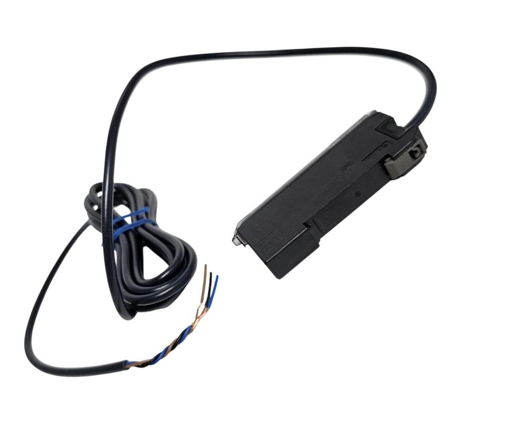 Used NEW OMRON E3X-DA11-S SENSOR FIBER AMPLIFIER PRE-WIRED 2M CABLE E3XDA11S