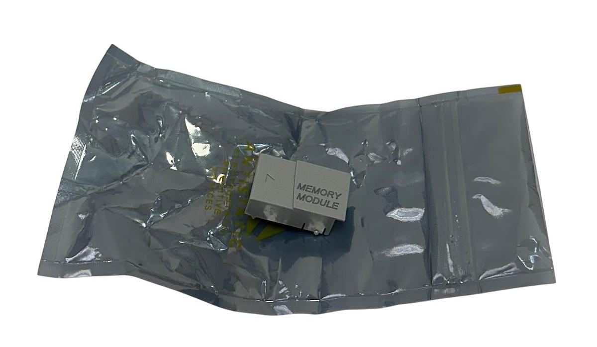 Used ALLEN BRADLEY 1763-MM1 /A MicroLogix 1100 MEMORY MODULE 1763MM1 OEM NSMP