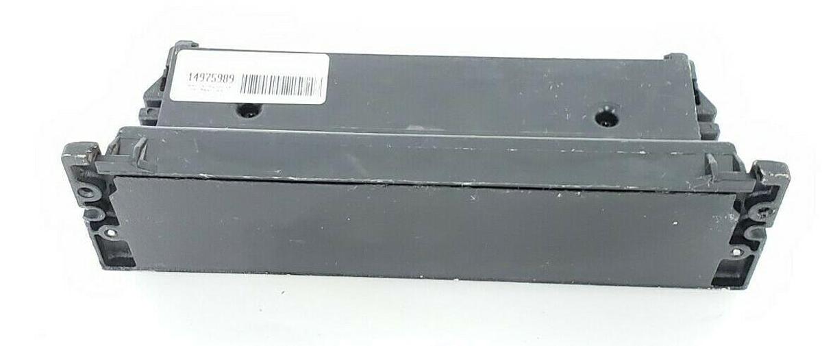 Used GE FANUC IC660TSD100B TERM. ASSEMBLY 115VAC (MISSING 4 SCREWS)