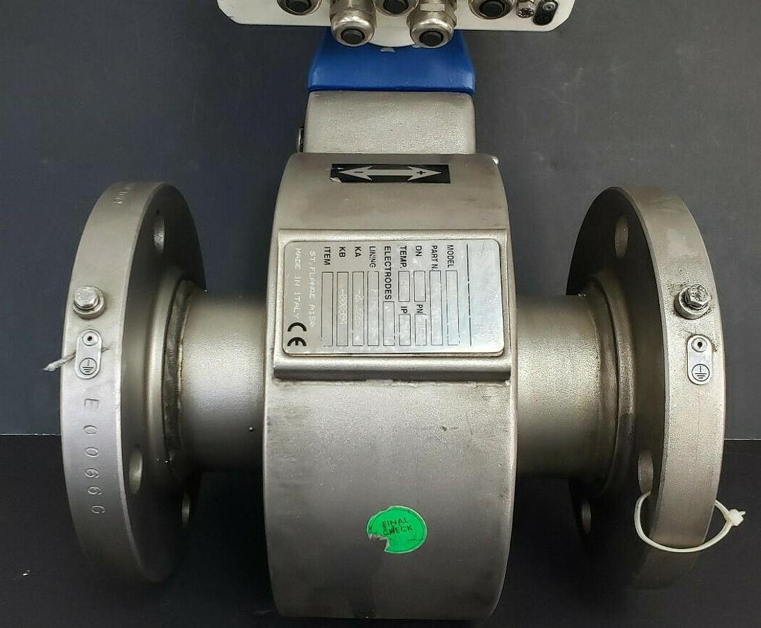 Used NEW MASTER METER MC-208 QAZ-127 FLOW METER CONTROLLER W/ MUT-2200 QAC-120 VALVE
