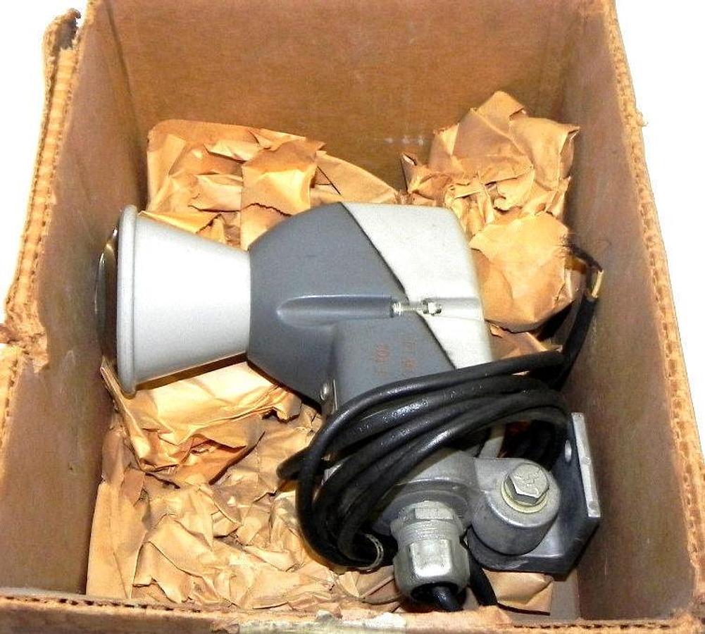Used GENERAL ELECTRIC 3S7505SL530D6 PHOTOELECTRIC LIGHT SOURCE