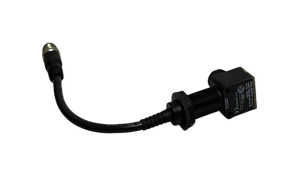 Used ALLEN BRADLEY 42EF-P2RJB-G4 /B PHOTOSWITCH RightSight POLARIZED SENSOR 3M NSMP