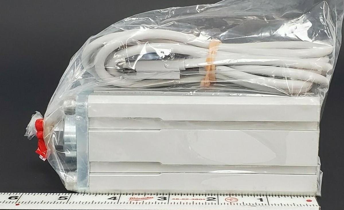 Used NEW CKD RCC2-00-40-35-L-T2YH-D CYLINDER 0.2-1.0MPa, RCC2004035LT2YHD