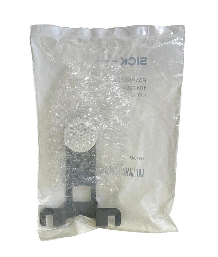 Used NEW SICK P35P02P01 REFLECTOR W/ MOUNTING BRACKET P35P02 W/ MB-FSS-1 1042604