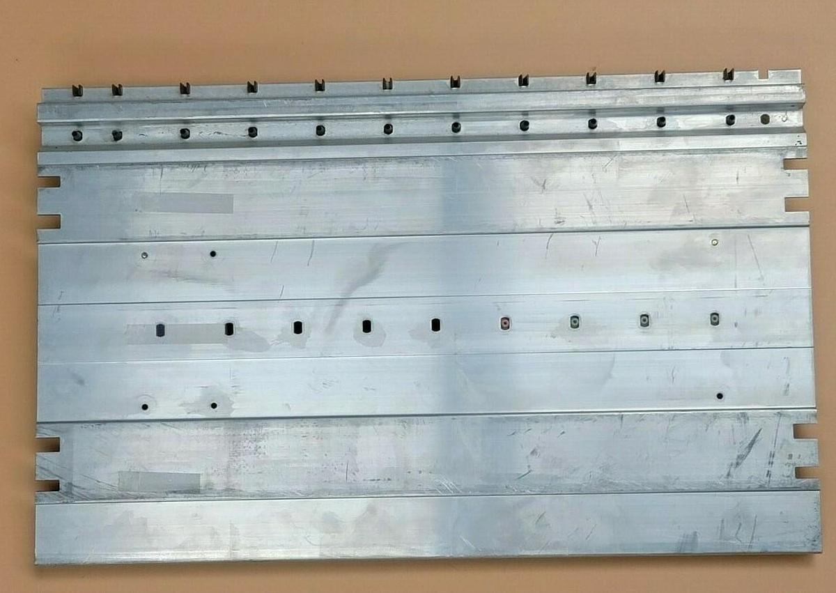 Used SIEMENS 6ES5-701-1LA12 SIMATIC S5 SUBRACK ER1, 6ES57011LA12