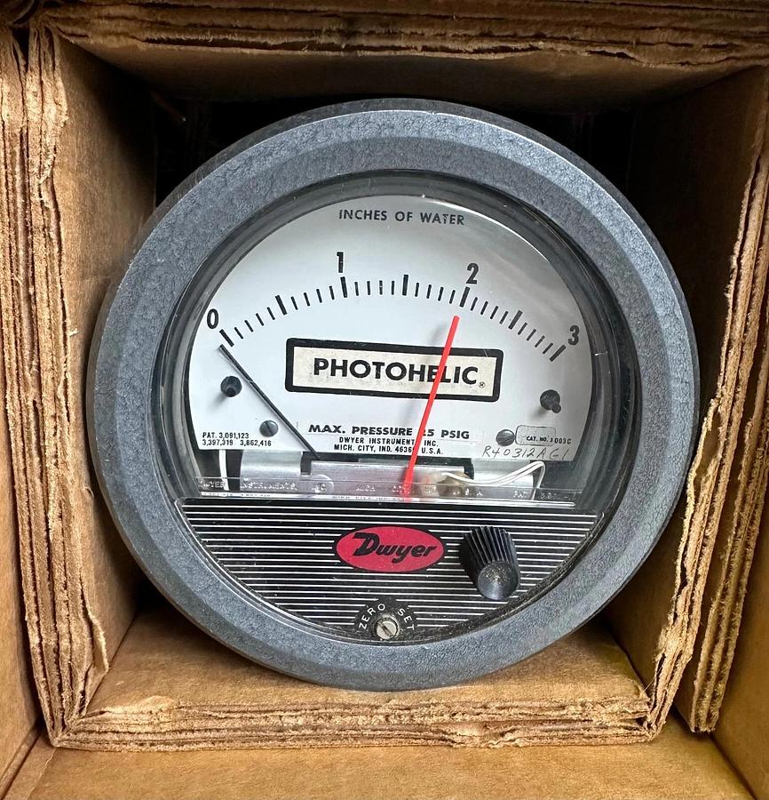 NEW DWYER 3003-C / 3003C SERIES 3000 PHOTOHELIC PRESSURE SWITCH/GAGE 3003