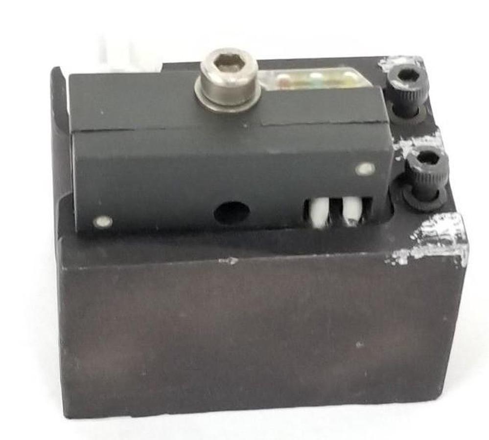 Used TURCK NI2-Q6.5-AN6-0.16-FS4.4X3/S304 PROXIMITY SENSOR MODULE 10-30VDC 150mA
