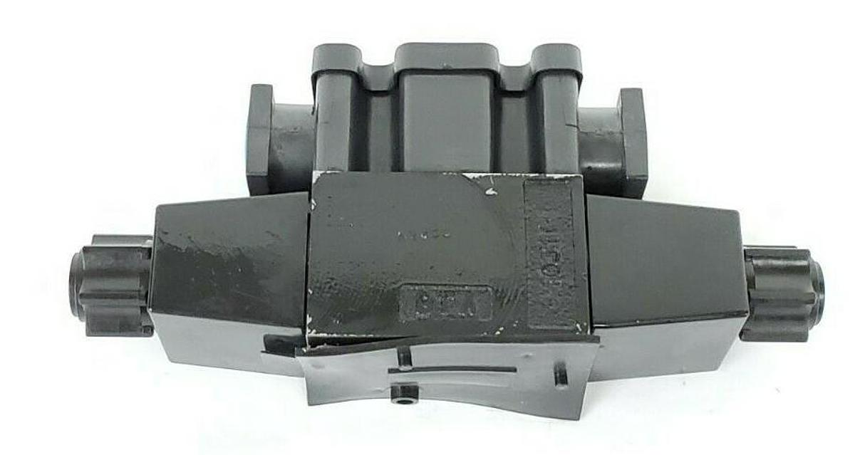 Used NIB PARKER D1VW20DNQCF72XB034 SOLENOID VALVE 5000PSI, 0.56 AMPS