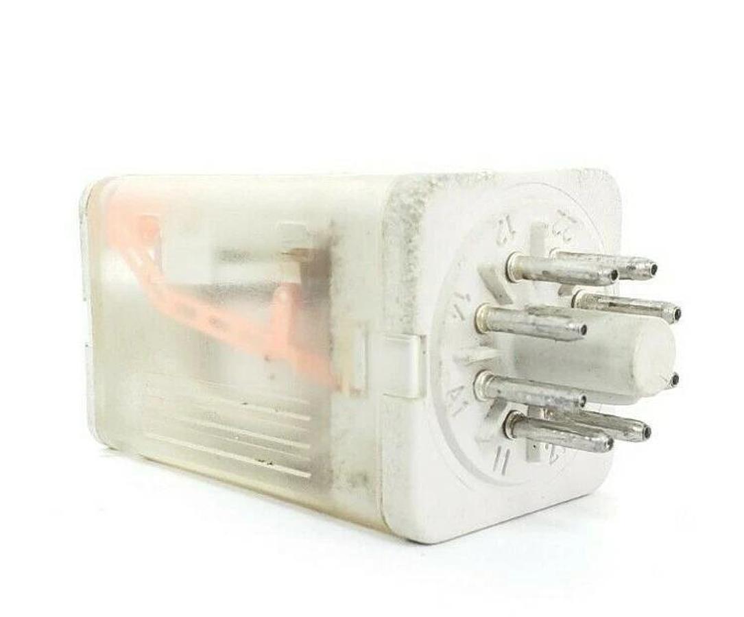 Used ALLEN BRADLEY 700-HA32Z24 RELAY 24VDC SER. A, 8 PIN, 700HA32Z24