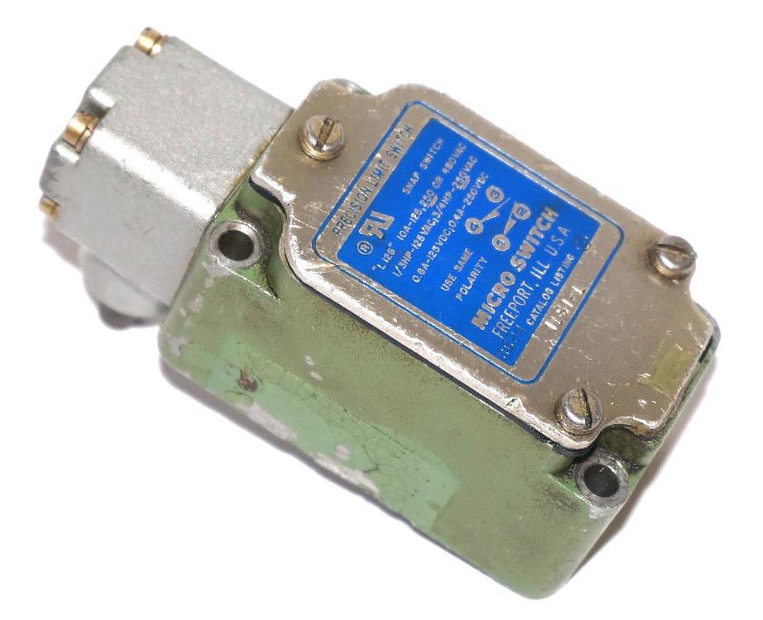 Used MICRO SWITCH 1LS1-L SWITCH 10AMP 1/3HP-125VAC 3/4-250VAC OIL TIGHT 1LS1L