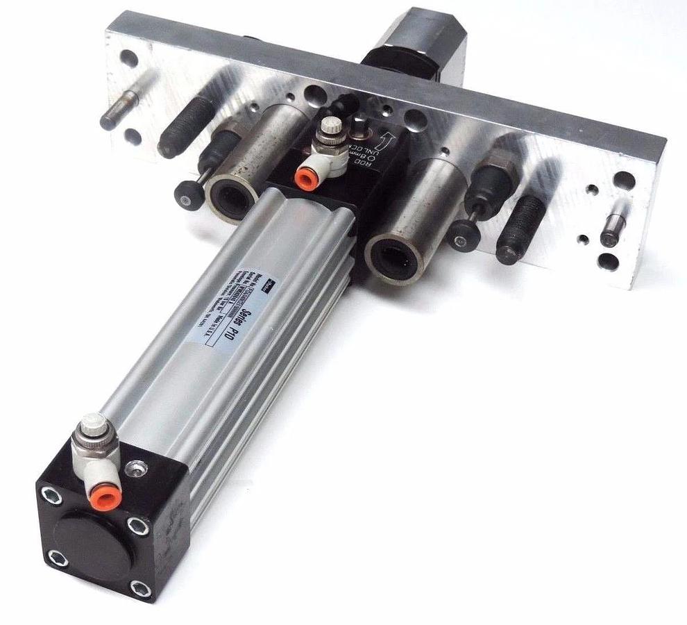 Used PARKER P1D4J040MCE0150NNNNN SER. P1D CYLINDER W/ MS-DET-174-A1 HEAD