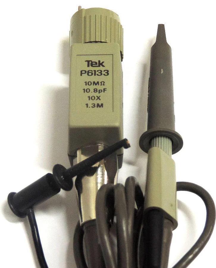 NEW TEKTRONIX TEK P6133 10M OHM 10.8 pF 10X 1.3M OSCILLOSCOPE PROBE W/ GRABBERS