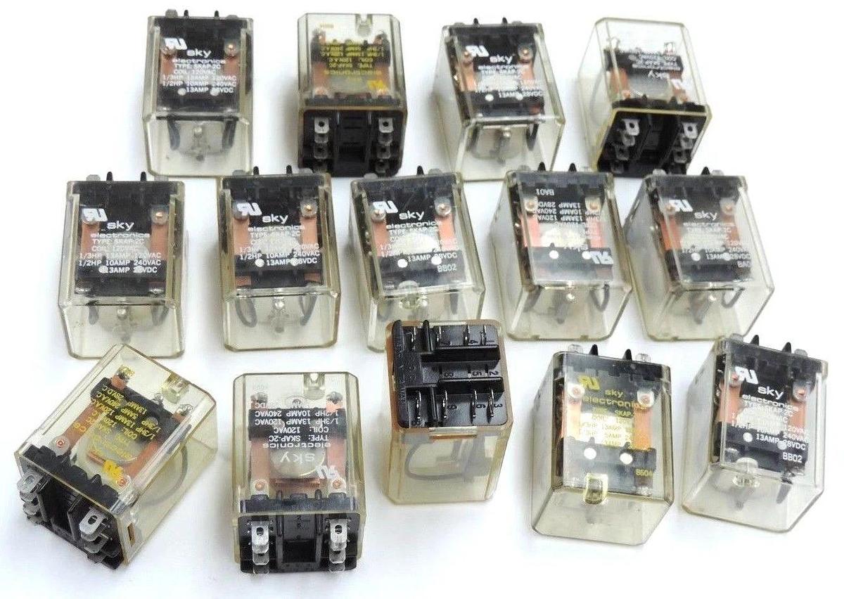 Used LOT OF 14 SKY SKAP-2C-120VAC POWER RELAYS PLUG IN 13A, 2POLE 120VAC SKAP2C120VAC