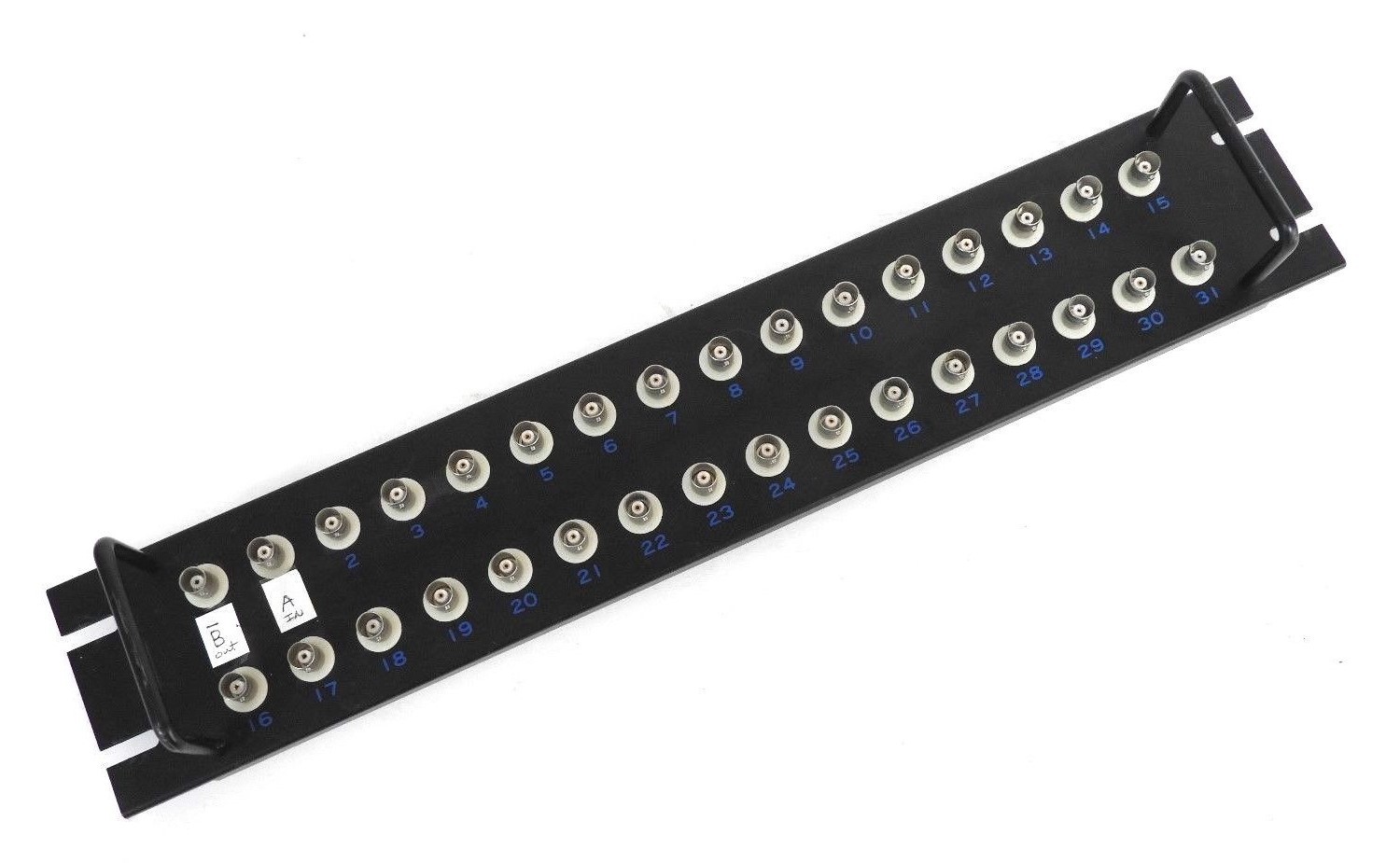 Used L-COM PR35B32BLK BNC FEED-THRU PATCH PANEL, 32-PORT