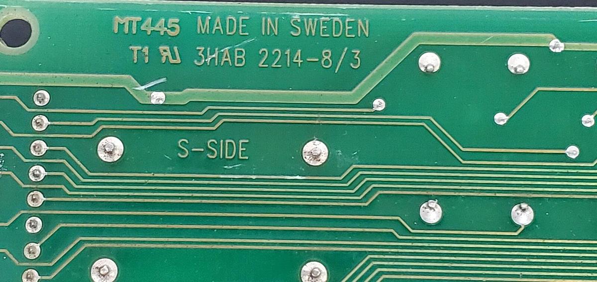 Used ABB DSQC 223 I/O BOARD YB560103-BD/3 P/N: 560103BD REV. 007 3HAB 2214-8/3