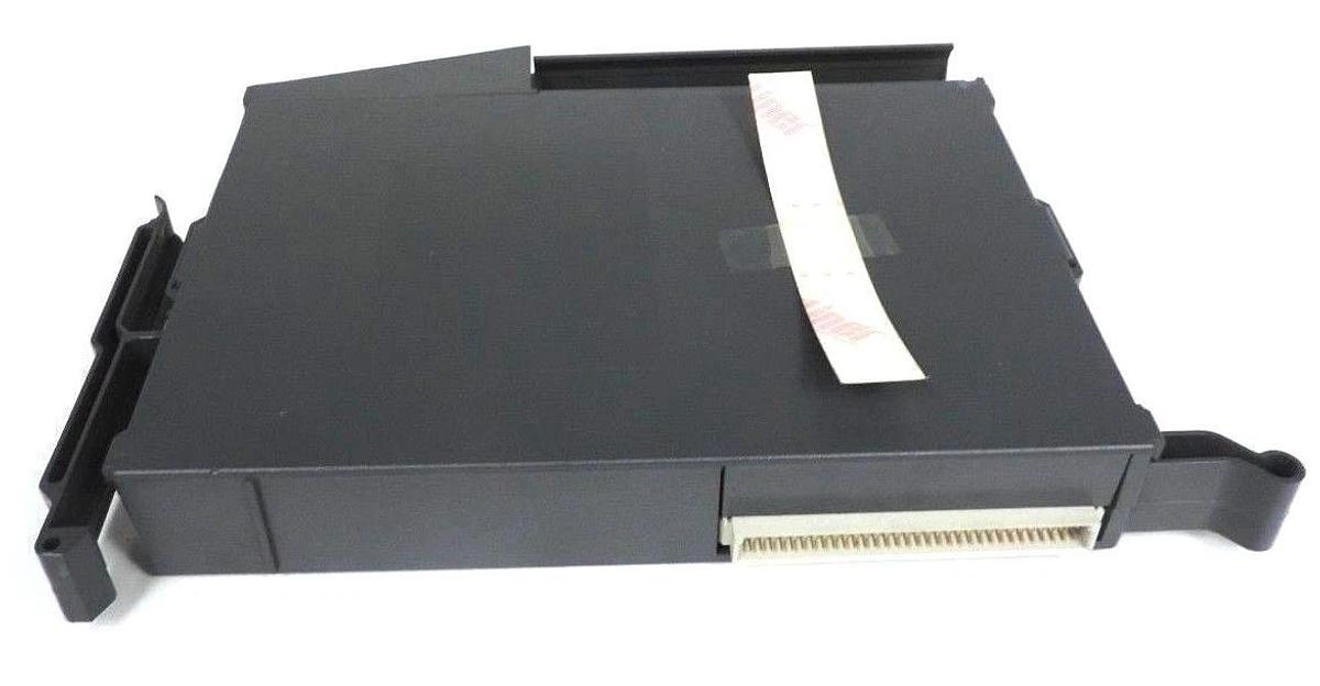Used GIDDINGS & LEWIS 502-03605-00R2 INPUT MODULE PIC900 14-30VDC 5020360500R2
