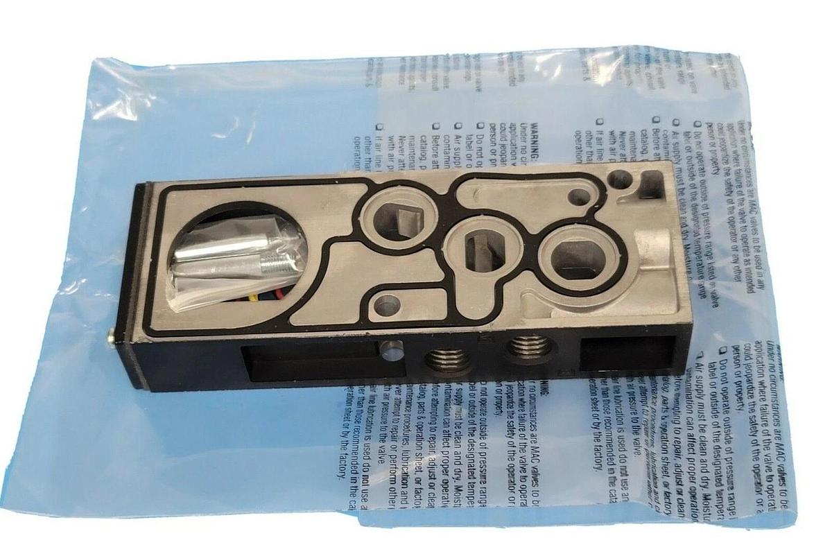 Used NIB MAC 92B-000-BKA SOLENOID VALVE BASE 1/4IN NPT PORTS 92B000BKA