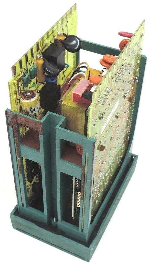 Used HONEYWELL DC5011-A2-0000-10-00-312 TEMP CONTROLLER DC5062-0-0000-100-00-0211