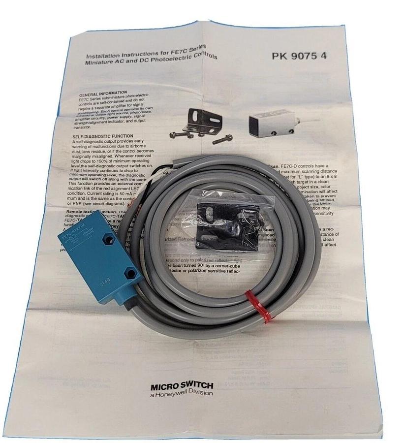 Used NIB HONEYWELL FE7C-RT2V-M PHOTOELECTRIC SENSOR FE7CRT2VM, 85-250 VOLTS AC