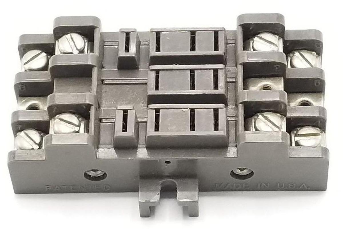 Used POTTER & BRUMFIELD 27E121 RELAY BASE 10A, 300V