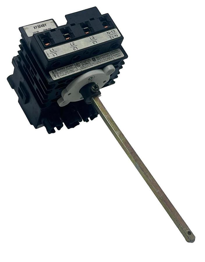 Used ADVANCE CONTROLS XF304BY 30A 4-Pole Non-Fused Disconnect Switch NEMA 4X Yellow
