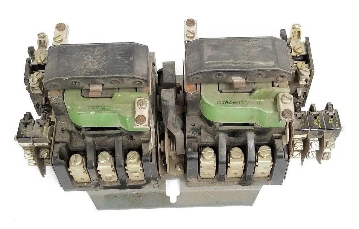 Used GENERAL ELECTRIC CONTACTOR ASSEMBLY W/ 15D22G22 COILS, 124D028, CR124 RELAYS