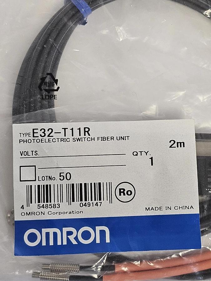 Used NEW OMRON E32-T11R PHOTOELECTRIC SWITCH FIBER UNIT E32T11R 2M