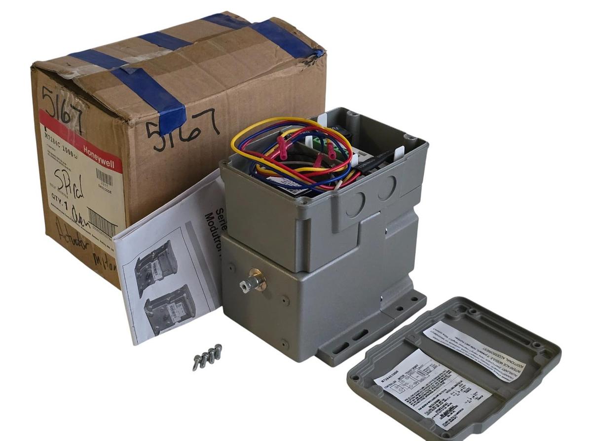 Used Honeywell M7284C1000 Modutrol IV Motor 120V 50/60Hz 15VA M7284C 1000 NSMP