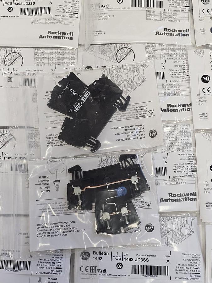 LOT OF 18 NEW ALLEN BRADLEY 1492-JD3SS TERMINAL BLOCKS 1492JD3SS SER. A