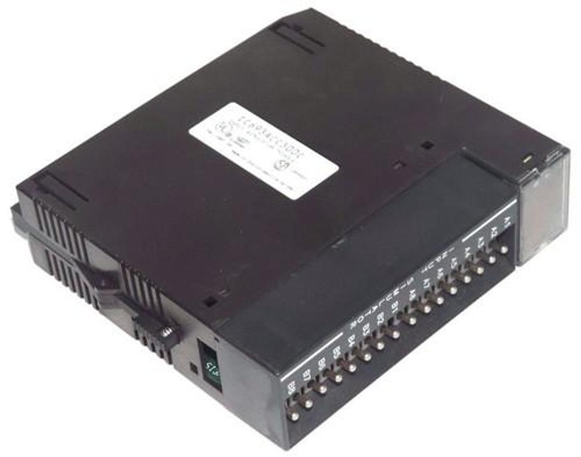 Used GE FANUC IC693ACC300C INPUT SIMULATOR MODULE