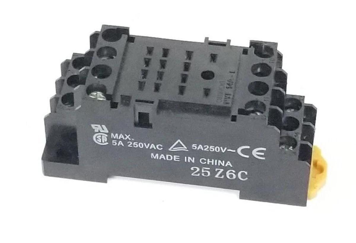 Used OMRON PYF14A-E RELAY SOCKET 5A, 250VAC, 2-M4X10