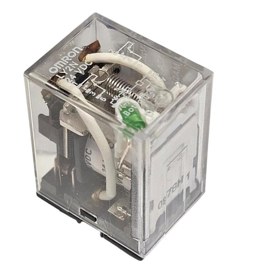 BOX OF 5 NEW OMRON 1YCP1 PLUG-IN RELAYS 8-BLADE LY2N 24VDC / LY2N-24VDC