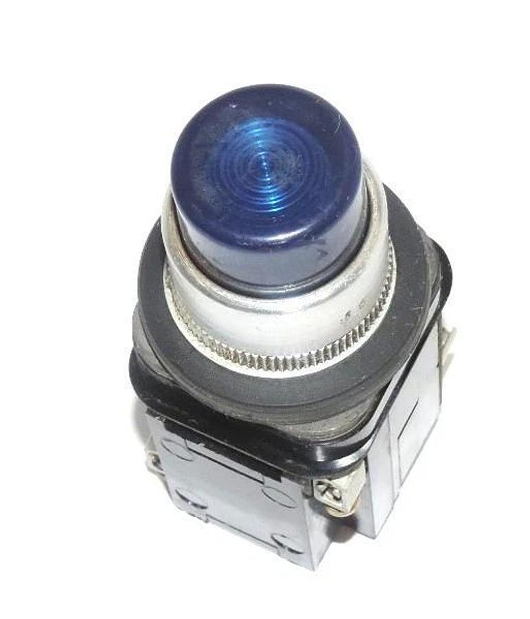 Used ALLEN BRADLEY 800T-PT16 PUSH BUTTON 600 VAC MAX WITH X-208238, 120 V, 50/60 HZ