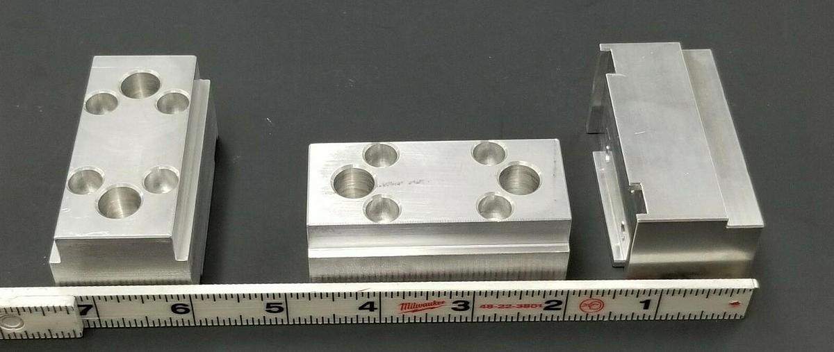 Used LOT OF 6 NEW REIS GmbH 5205823 GRIPPER JAWS F. RUBBER 40X40X73 SKR 17217-120D