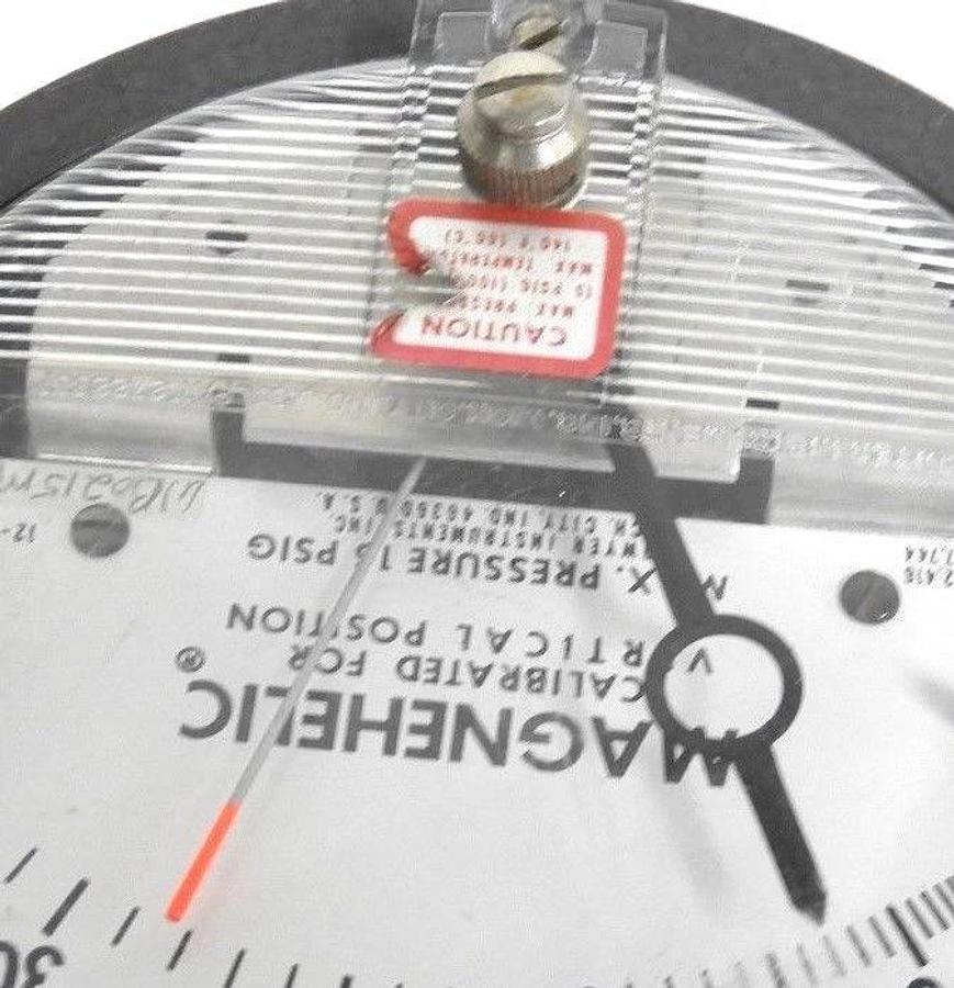 Used DWYER 12-167002-01 PRESSURE GAUGE 15 PSIG 1216700201