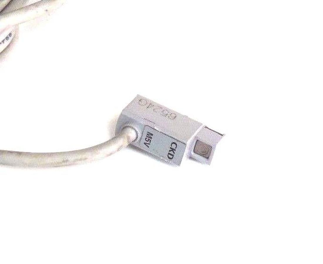 Used 2 NEW CKD M5V CYLINDER SWITCHES 6524G