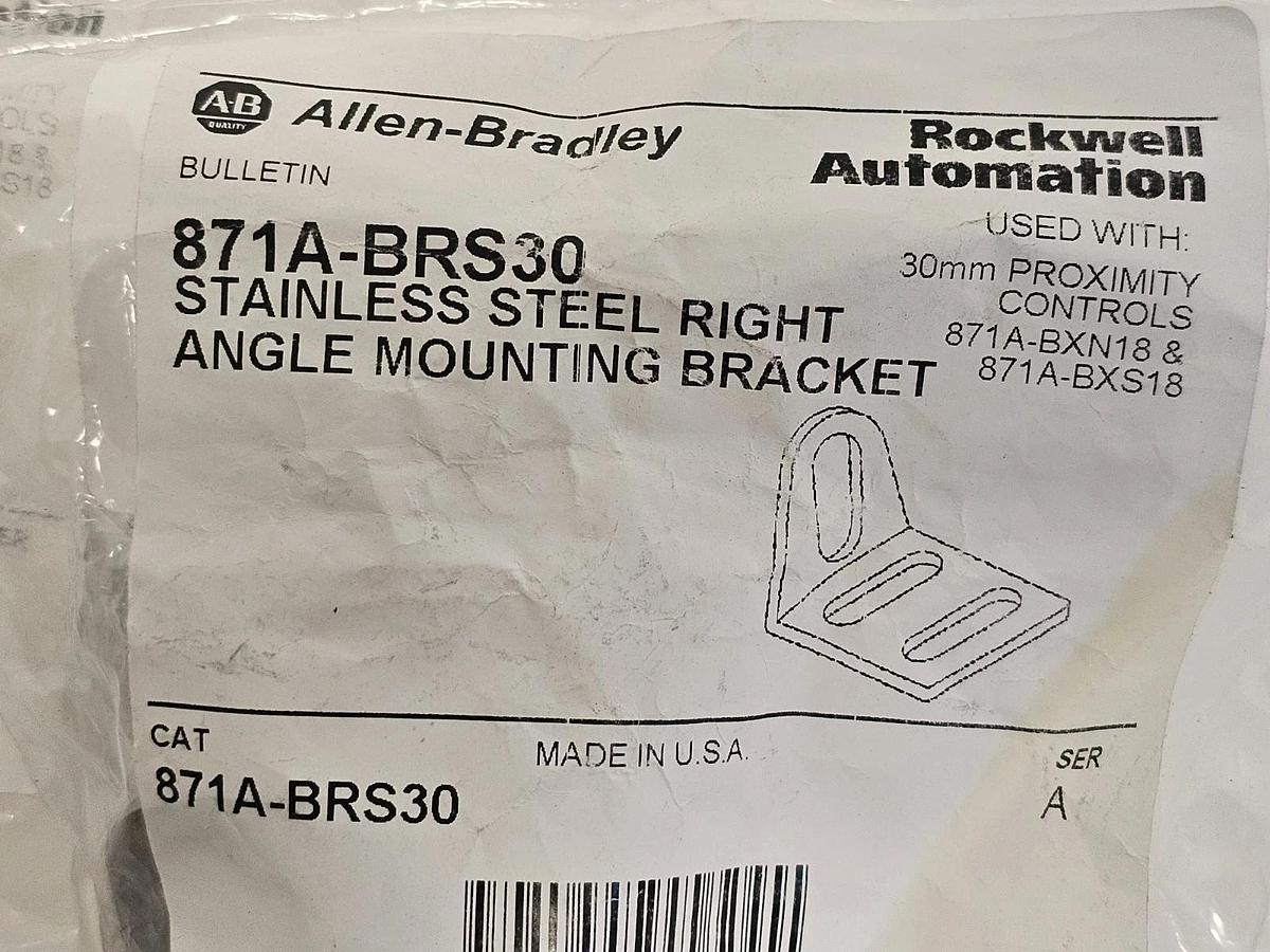 Used LOT OF 2 NEW ALLEN BRADLEY 871A-BRS30 SS RIGHT ANGLE MOUNTING BRACKETS SER. A