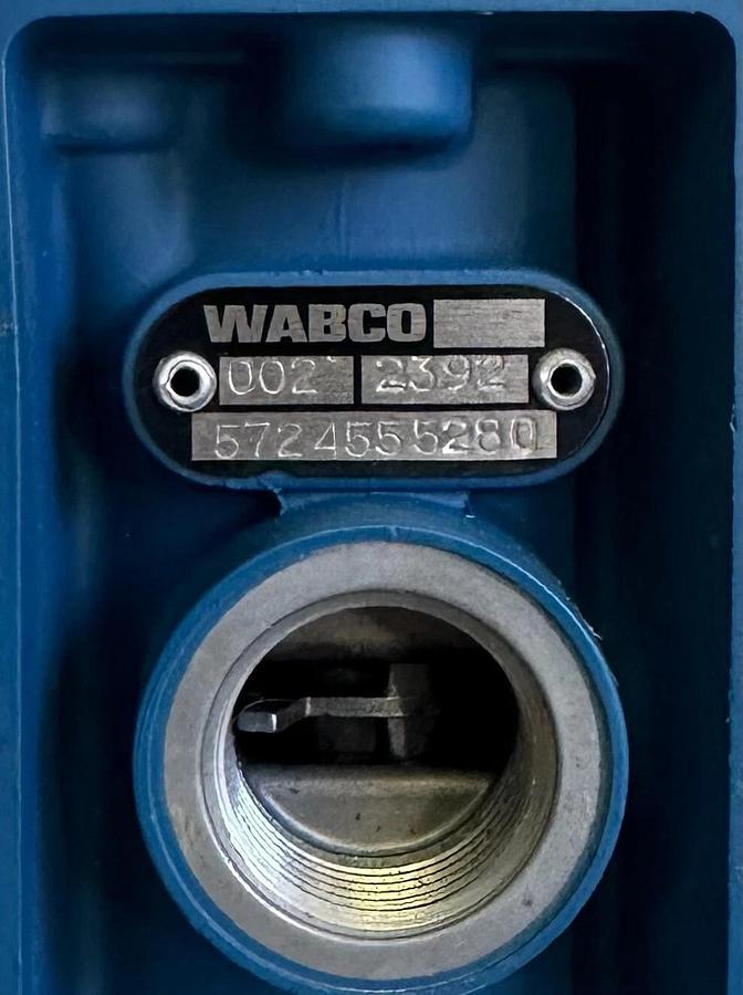 NEW WABCO 572455280 VALVE 002 2392 PRI 100
