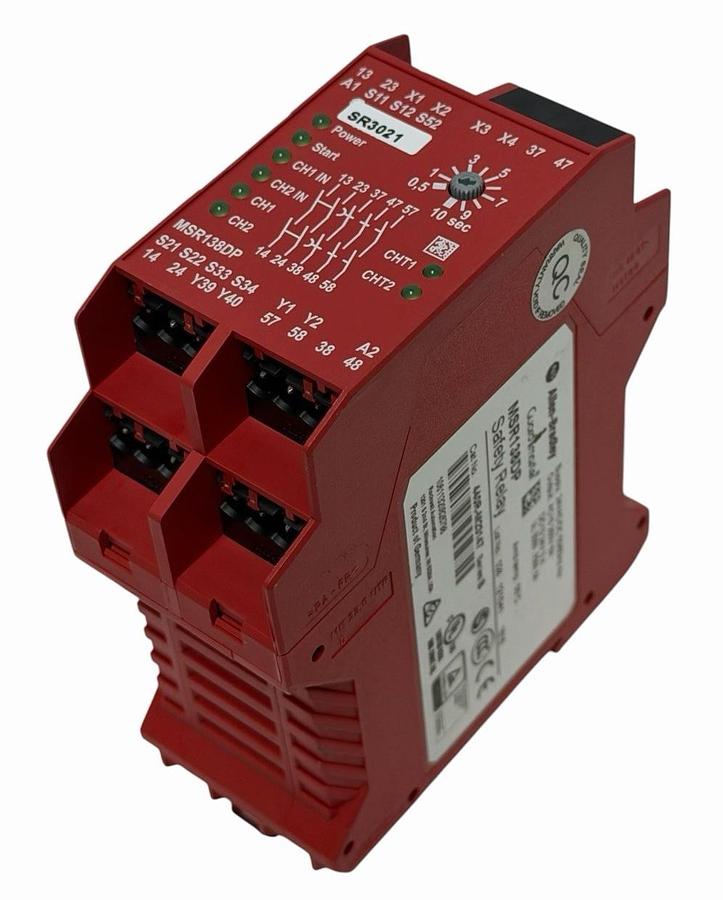 Used ALLEN BRADLEY 440R-M23147 GUARD MASTER SAFETY RELAY SER. B 440RM23147