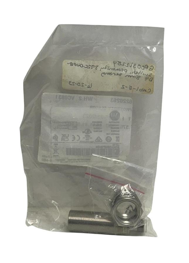 Used ALLEN BRADLEY 872C-D5NP18-D4 /F BULLETIN 872C INDUCTIVE PROXIMITY SENSOR NSFS