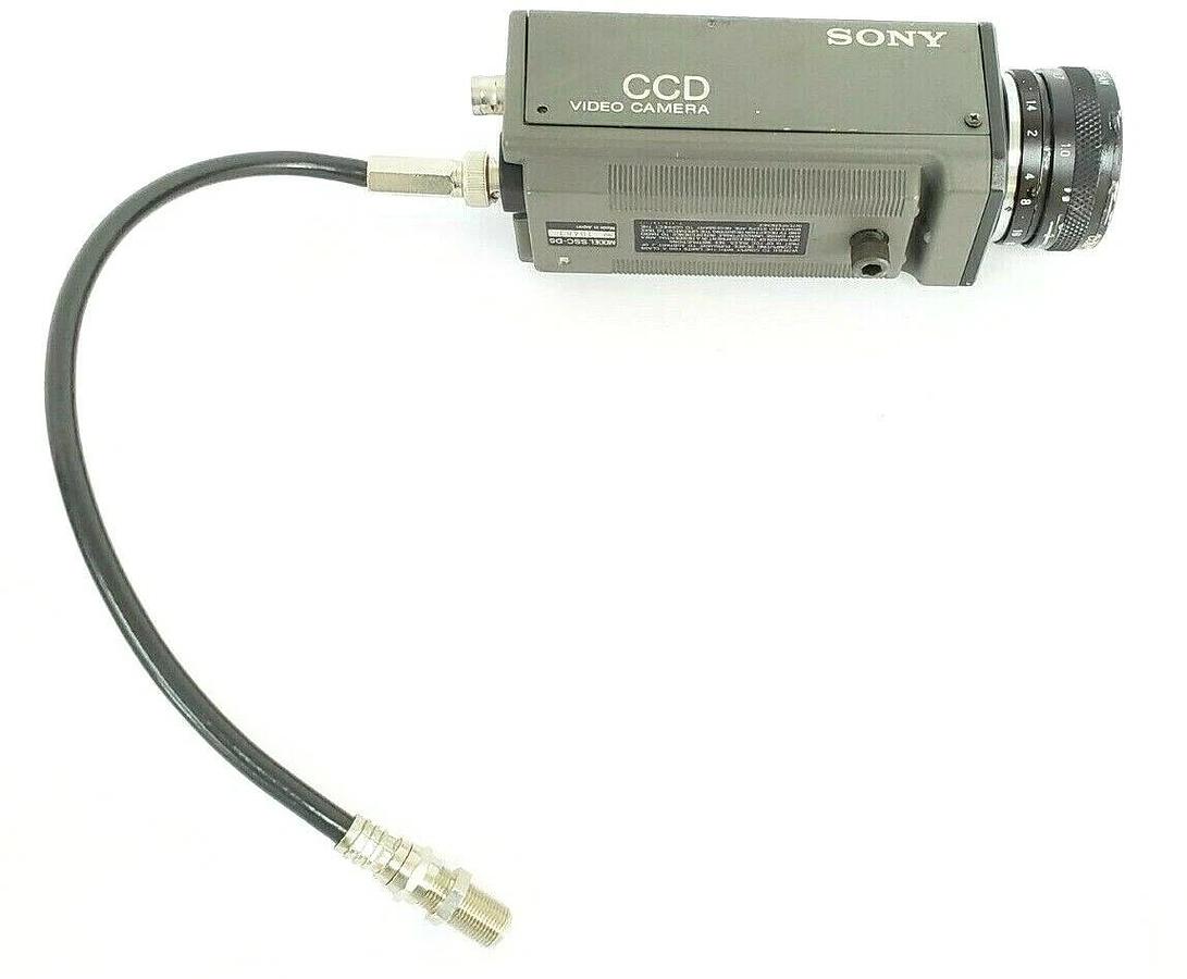 Used SONY SSC-D5 CCD VIDEO CAMERA SSCD5 W/ CABLE AND LENS