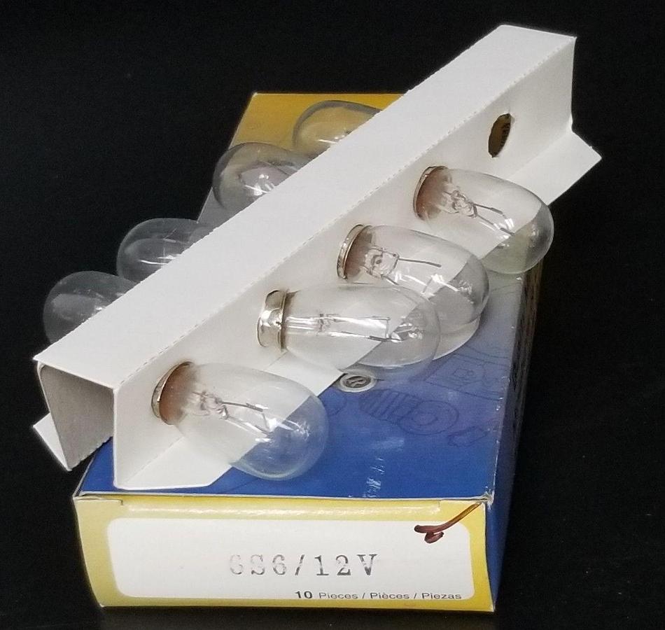 Used BOX OF 8 NEW EIKO 6S6/12V MINATURE LAMPS