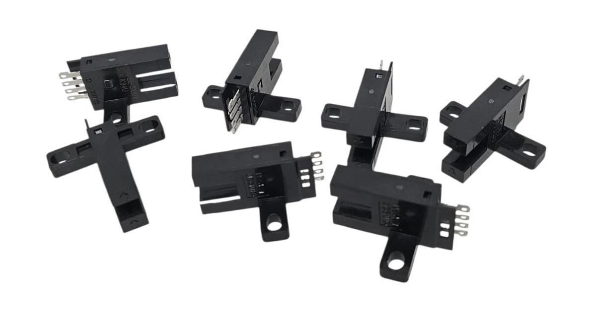 LOT OF 7 NEW OMRON EE-SX672 PHOTOELECTRIC SENSORS 5MMSLOT T SHAPE EESX672