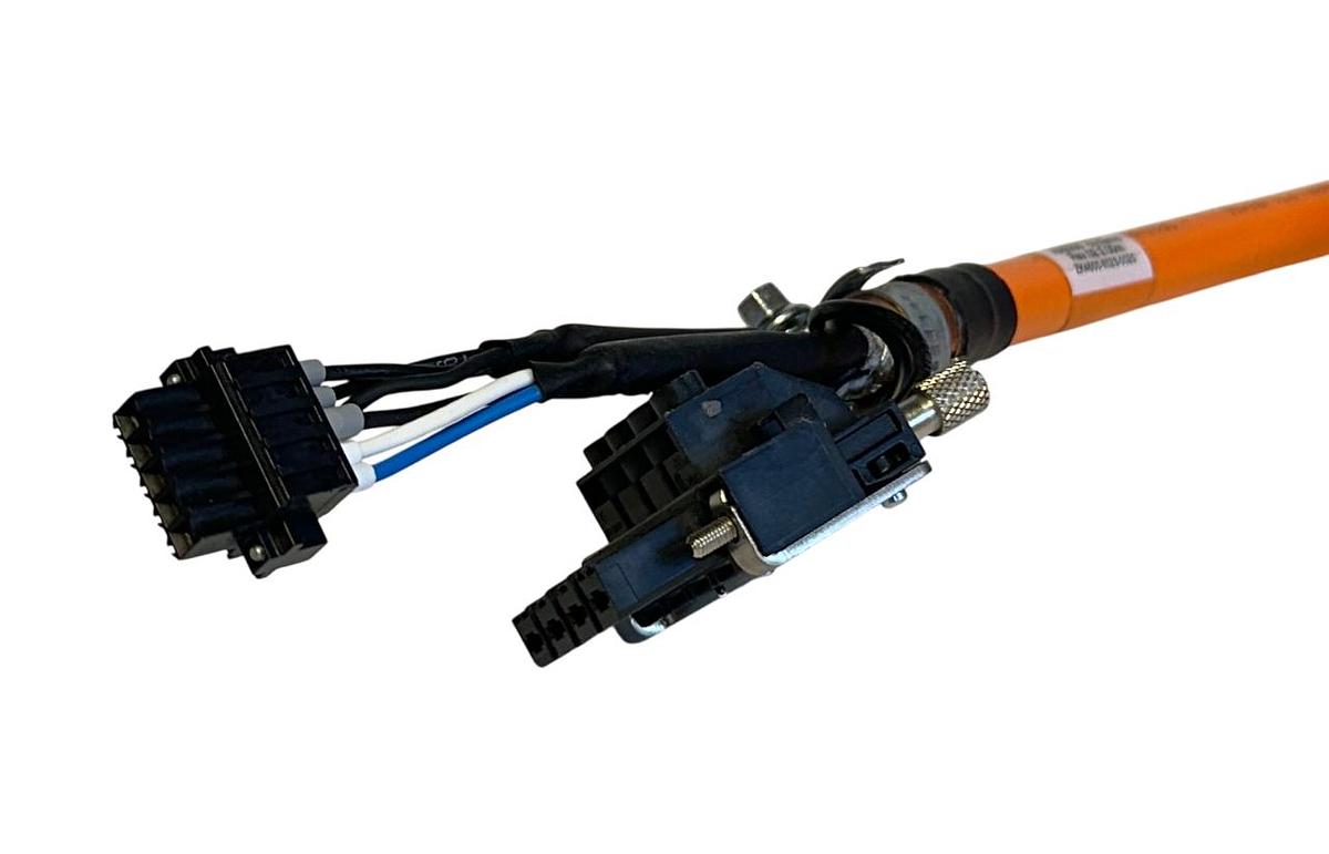 Used BECKHOFF ZK4500-8023-0020 / ZK450080230020 MOTOR CABLE AX5000 SPEEDTEC 2M NSNP