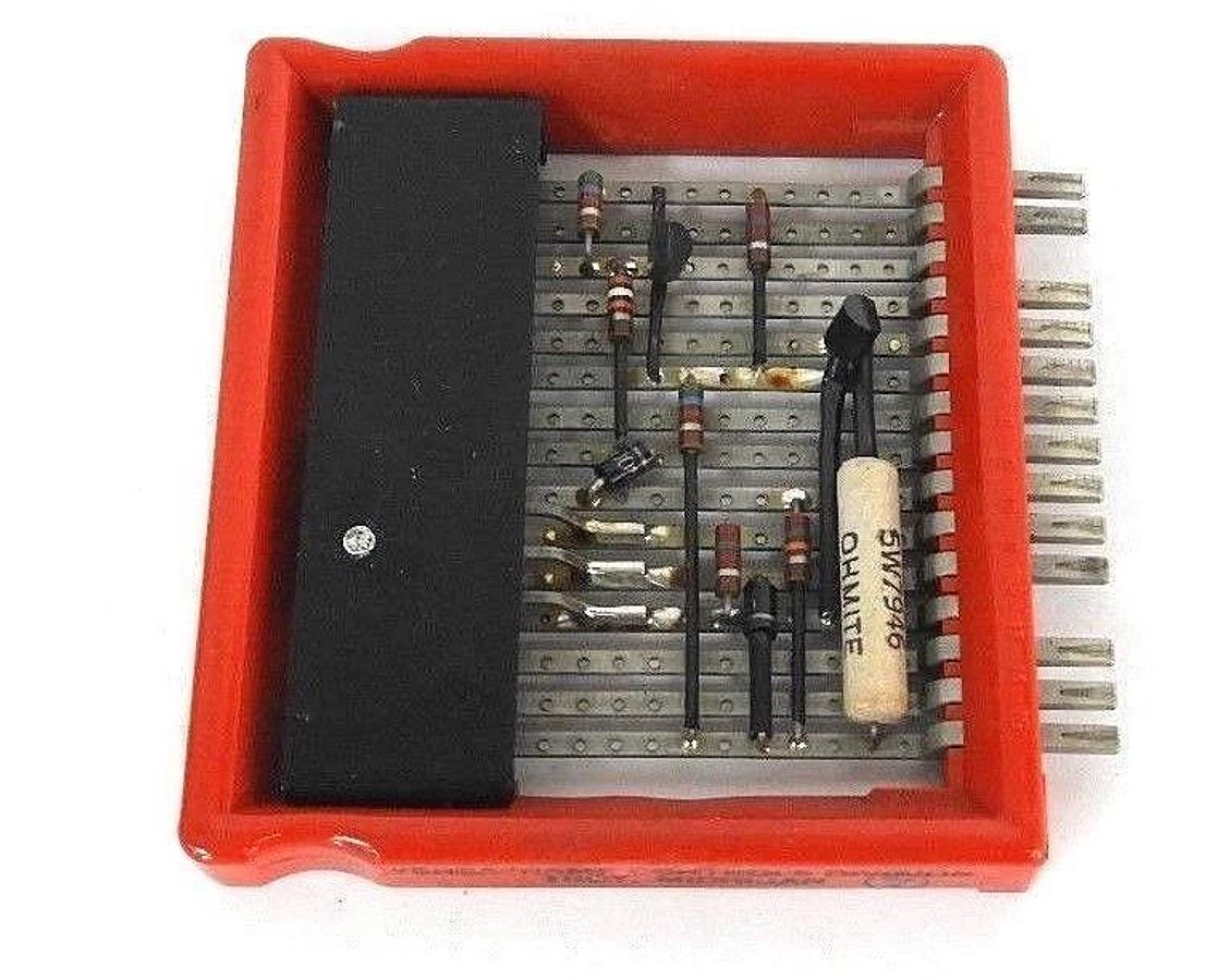 Used VERSAFRAME 56-24-25 25 WATT D.C. POWER S.W. AK825414 C1A12