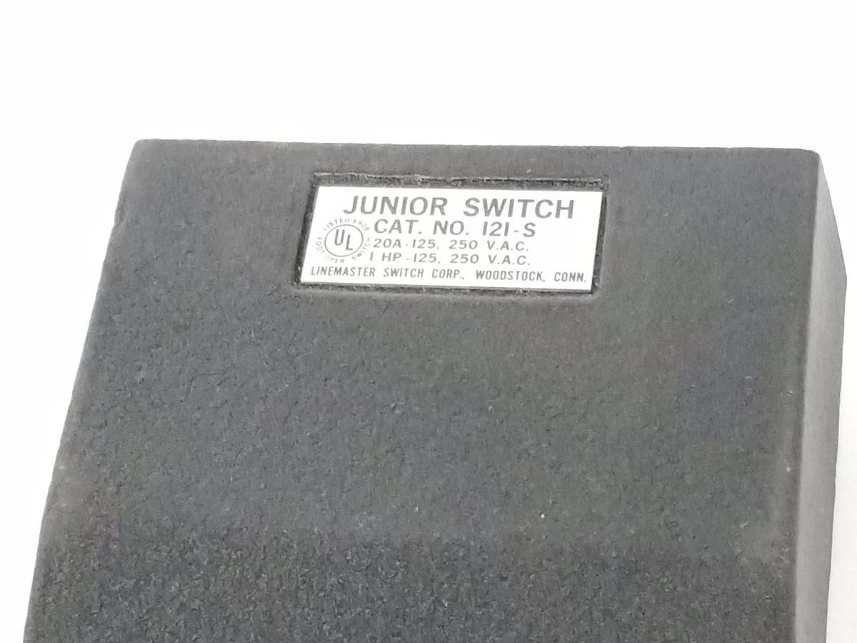 Used NEW LINEMASTER I2I-S JUNIOR FOOTSWITCH 20A, 250VAC, 1 HP