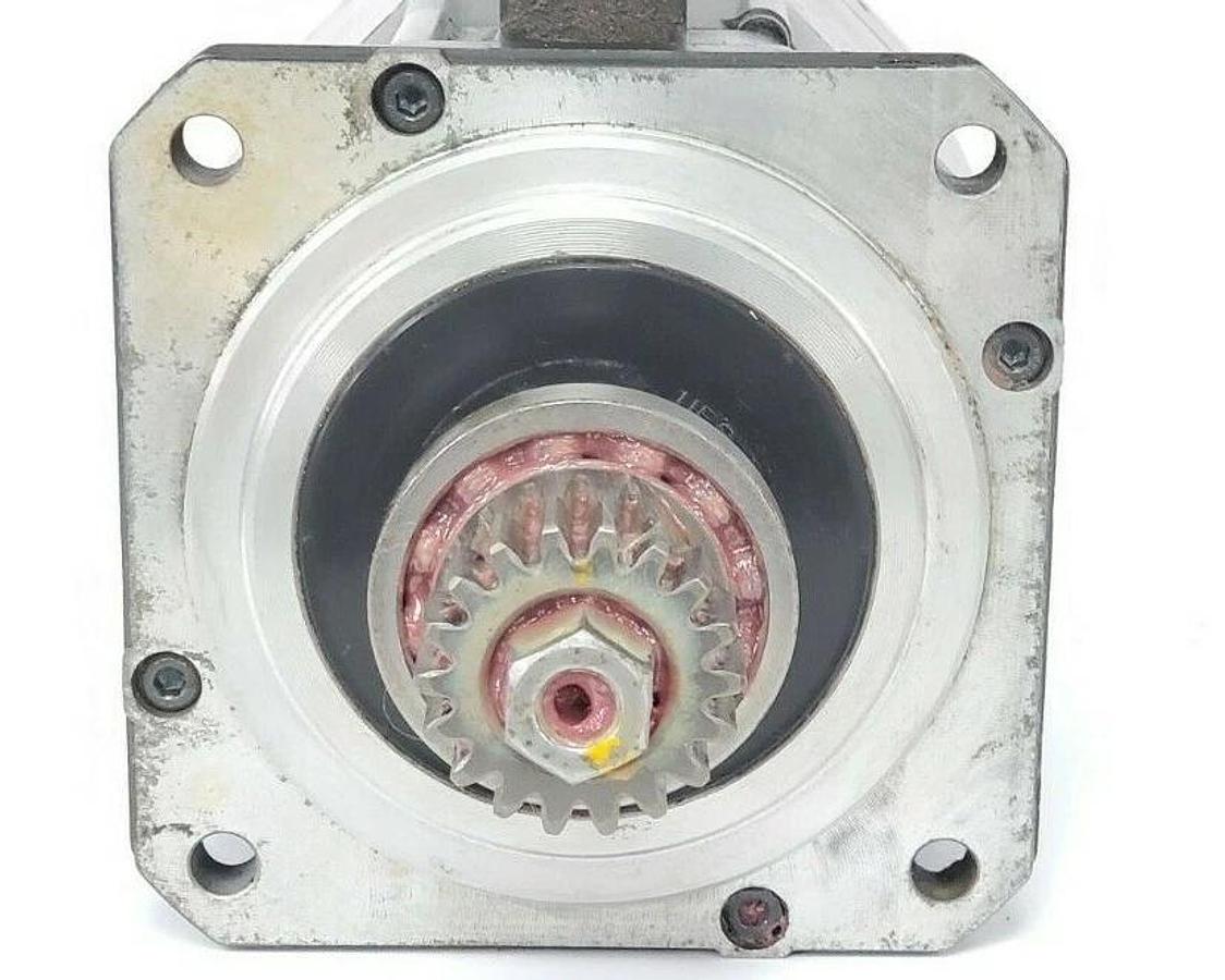 Used FANUC MODEL AM9/3000 AC SERVO MOTOR A06B-0163-B175