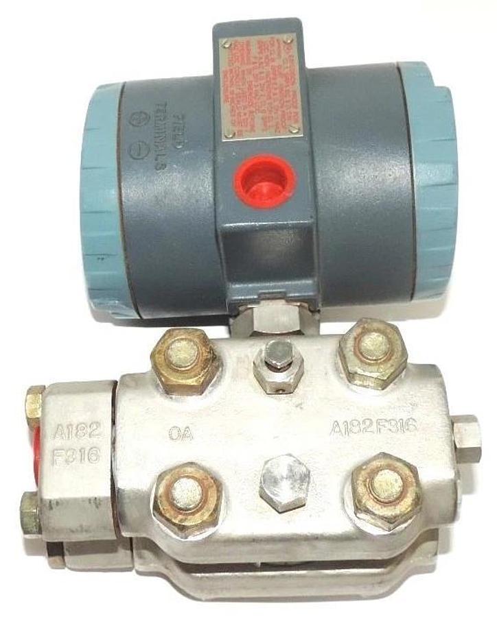 Used FOXBORO 823DP-I3S1NM2-M TRANSMITTER W/ B0138RA M/821AL, 823, 827 MED. RNG: 4-20